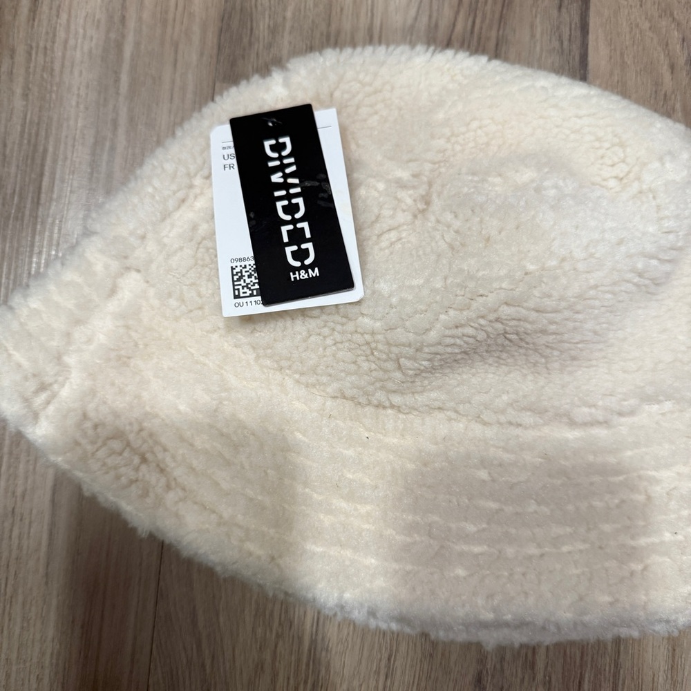 H& M Cream Shearling Bucket Hat One Size NWT - Picture 4 of 6